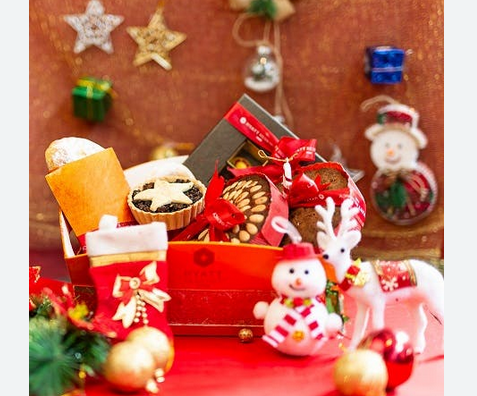 Elevate Your Gifting Game with Elegant Christmas Hampers post thumbnail image