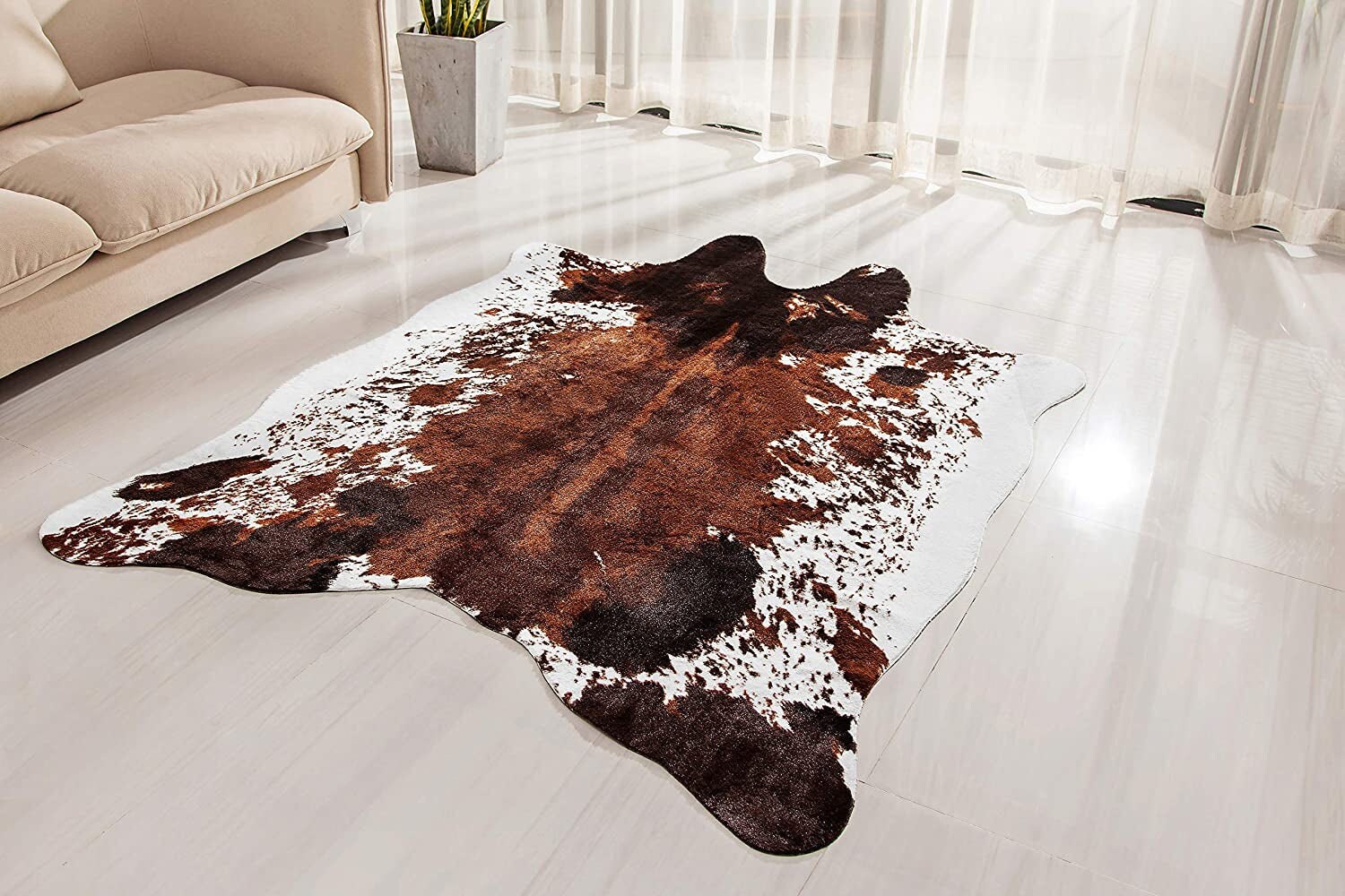 Elegant Accents: Spruce Up Your Space with Cowhide Pillows post thumbnail image