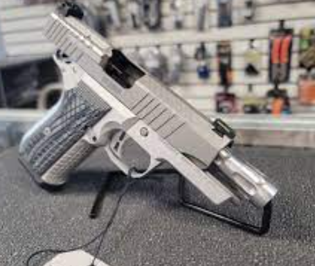 The Look to the best Handgun: Kimber 1911 available for sale post thumbnail image
