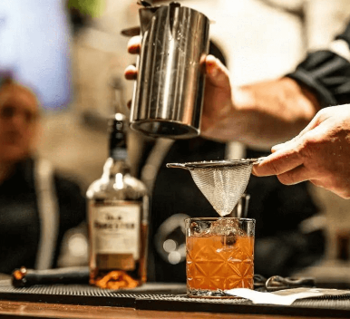 From Shots to Shakers: Transform Your Event by Hiring a Bartender post thumbnail image